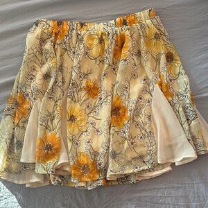 Promesa Floral Mini Skirt in Yellow and Cream